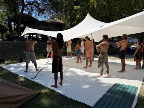 Movement class under the sail-shade
