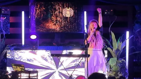 Sierra Marin: Fist raised at the keys