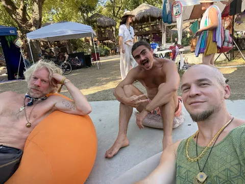 Afternoon ease among friends