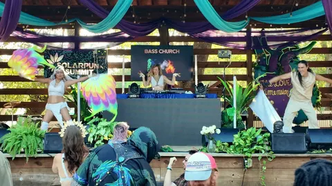 Avatara at the decks