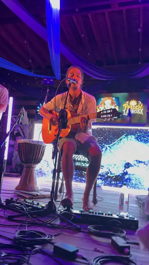 Freddy Larrosa: The djembe and the song
