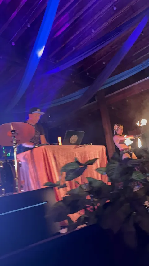 The drum and the decks
