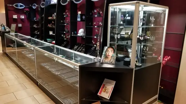 Avanti jewelry display cases