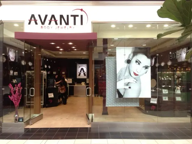 The early Avanti storefront